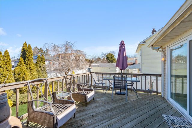 59 Cedar Street, Massapequa, NY 11758