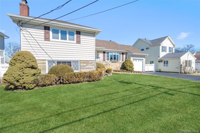 59 Cedar Street, Massapequa, NY 11758