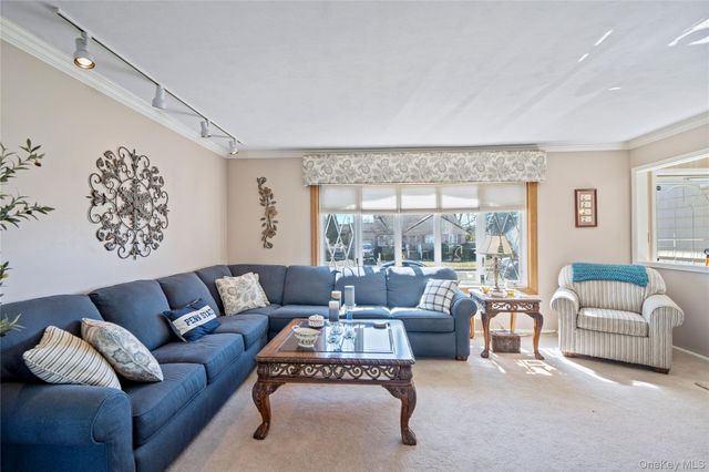 59 Cedar Street, Massapequa, NY 11758