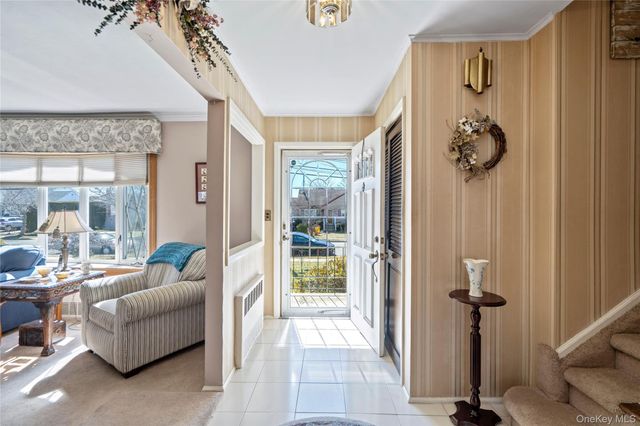 59 Cedar Street, Massapequa, NY 11758