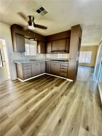 1445 W Florida Ave 56, Hemet, CA 92543