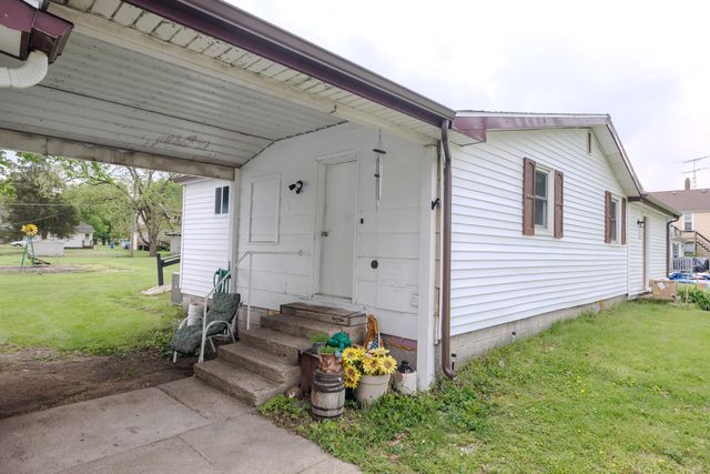 607 E Washington Street, Morocco, IN 47963