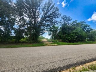 950 Highsmith Rd, Seguin, TX 78155