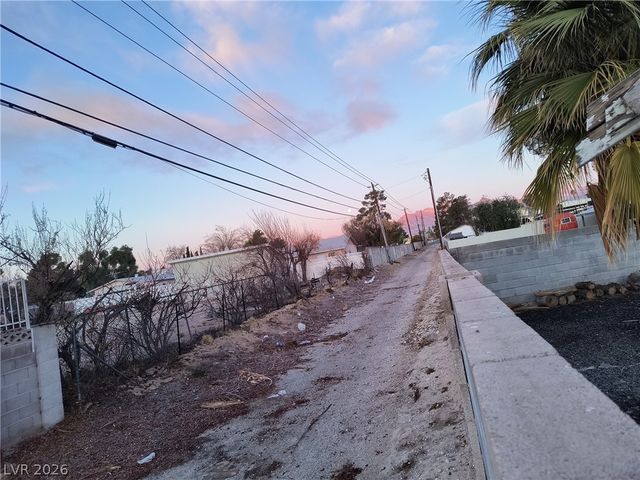 5805 Paseo Montana, Las Vegas, NV 89108