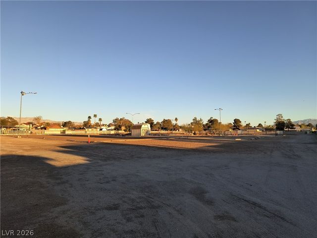 5805 Paseo Montana, Las Vegas, NV 89108