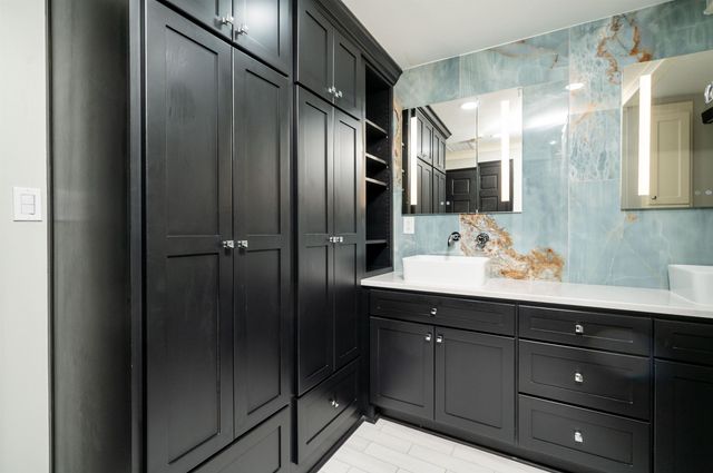 655 S Riverside Dr Apt 1103, Memphis, TN 38103