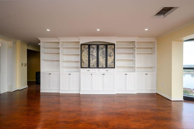 655 S Riverside Dr Apt 1103, Memphis, TN 38103