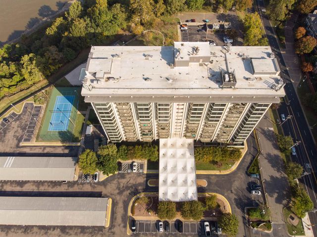 655 S Riverside Dr Apt 1103, Memphis, TN 38103