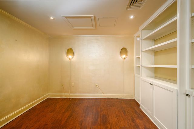 655 S Riverside Dr Apt 1103, Memphis, TN 38103