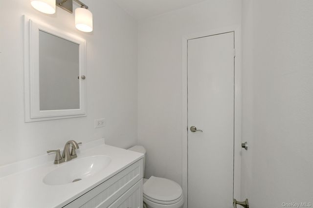 8 Harbor Hill Road 2nd Floor, Glen Cove, NY 11542