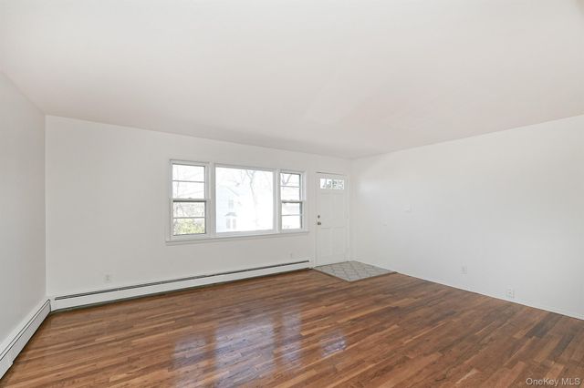 8 Harbor Hill Road 2nd Floor, Glen Cove, NY 11542