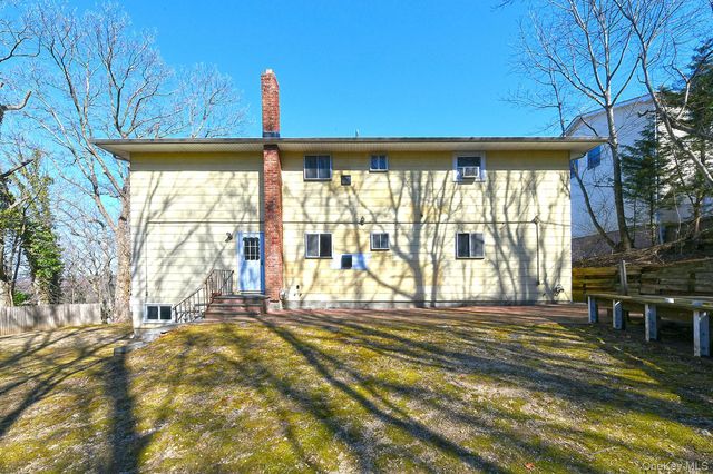 8 Harbor Hill Road 2nd Floor, Glen Cove, NY 11542
