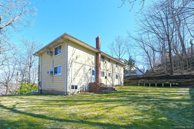 8 Harbor Hill Road 2nd Floor, Glen Cove, NY 11542