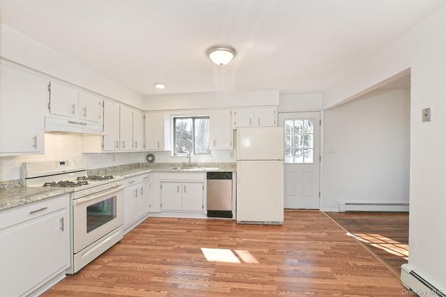 8 Harbor Hill Road 2nd Floor, Glen Cove, NY 11542