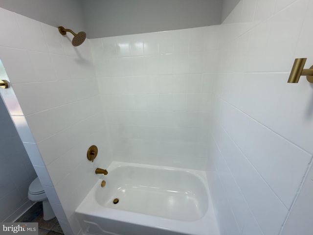 648 EDGEWOOD AVE, Trenton, NJ 08618
