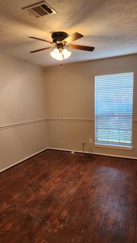 9908 Thrush Street, La Porte, TX 77571