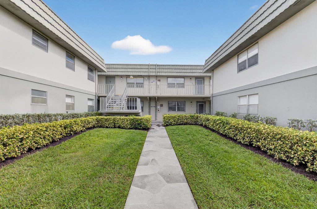 586 Monaco M M, Delray Beach, FL 33446