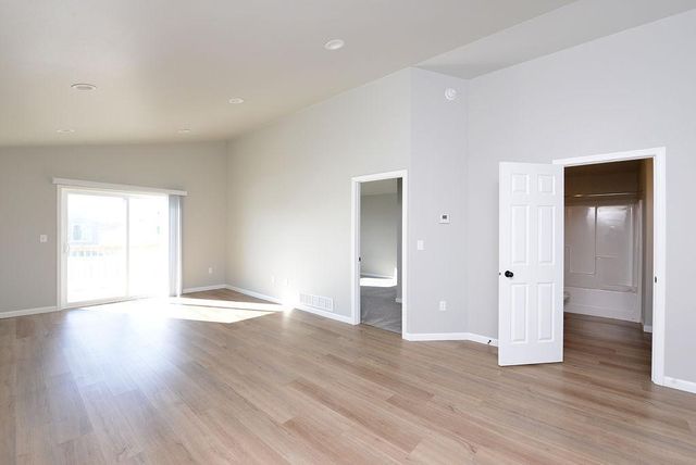 6434 82nd Avenue S, Horace, ND 58047