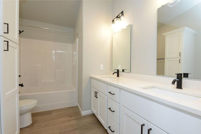 6434 82nd Avenue S, Horace, ND 58047