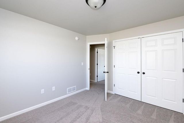 6434 82nd Avenue S, Horace, ND 58047