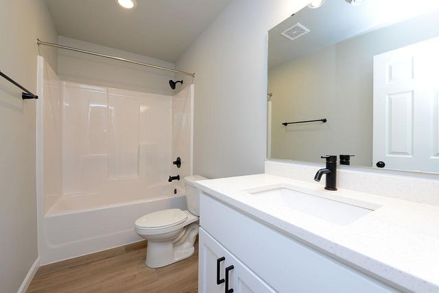 6434 82nd Avenue S, Horace, ND 58047