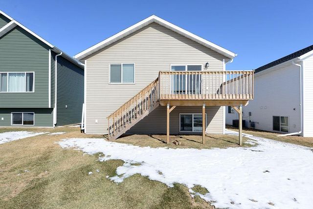 6434 82nd Avenue S, Horace, ND 58047