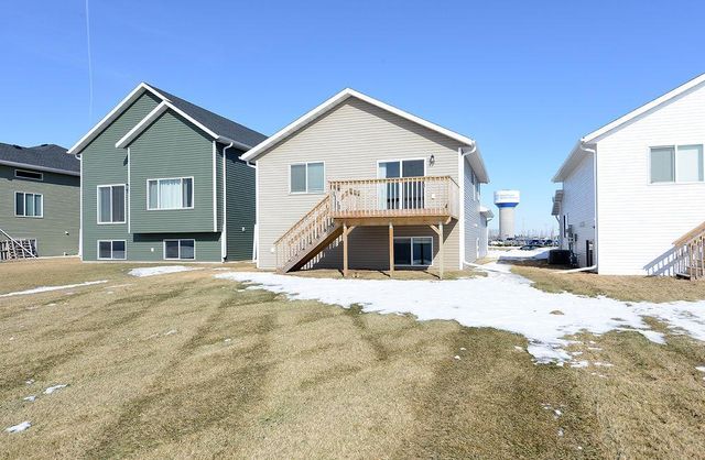 6434 82nd Avenue S, Horace, ND 58047