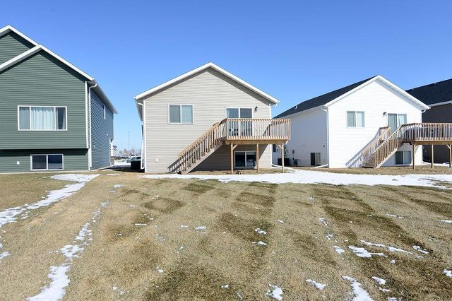 6434 82nd Avenue S, Horace, ND 58047
