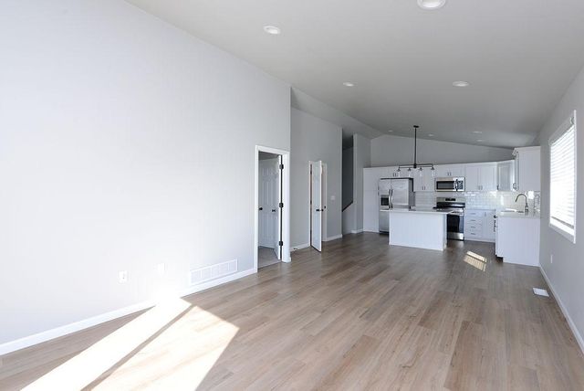 6434 82nd Avenue S, Horace, ND 58047