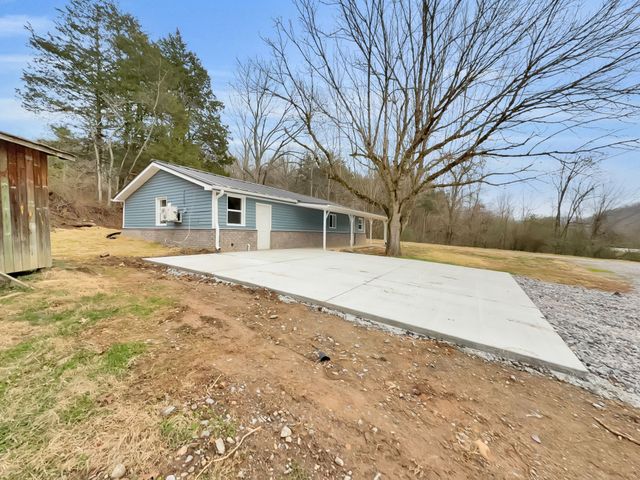 3337 Hartsville Rd, Lafayette, TN 37083