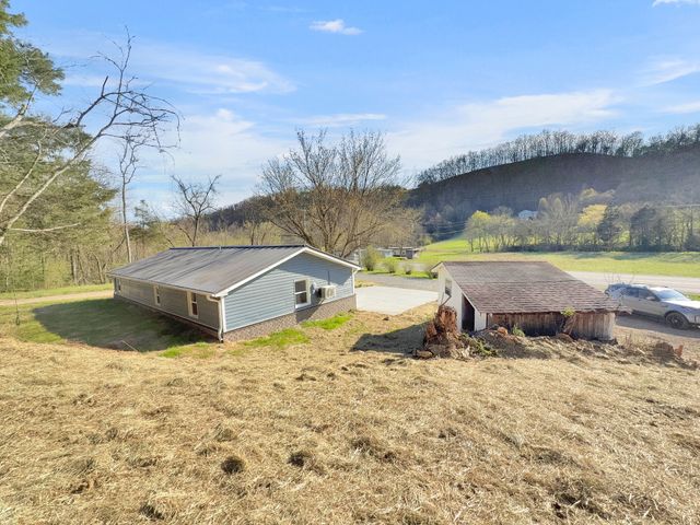 3337 Hartsville Rd, Lafayette, TN 37083