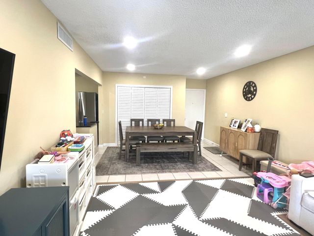 2211 NE 67th Street 1124, Fort Lauderdale, FL 33308