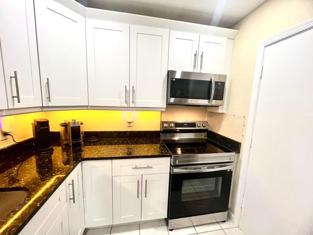 2211 NE 67th Street 1124, Fort Lauderdale, FL 33308