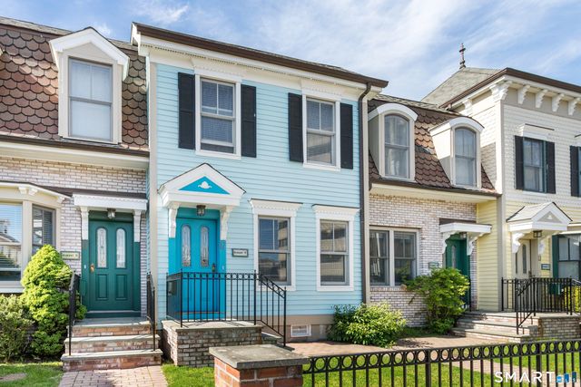 17 Dolsen Place, Stamford, CT 06901