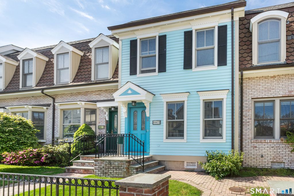 17 Dolsen Place, Stamford, CT 06901