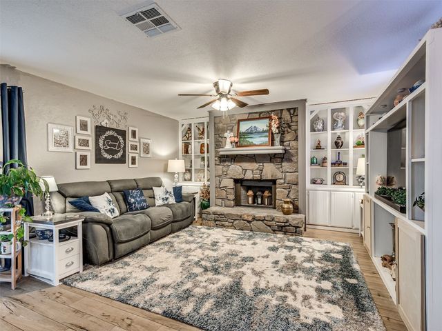 728 Westglen Drive, Yukon, OK 73099