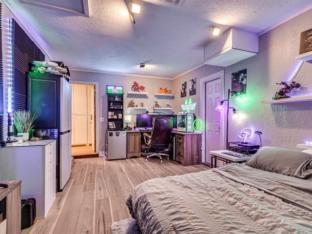 728 Westglen Drive, Yukon, OK 73099