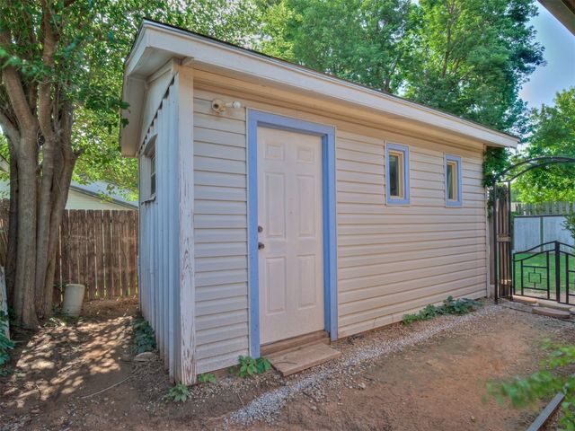 728 Westglen Drive, Yukon, OK 73099