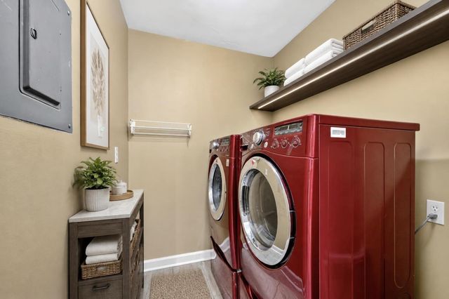 200 Wagner Pl Apt 805, Memphis, TN 38103