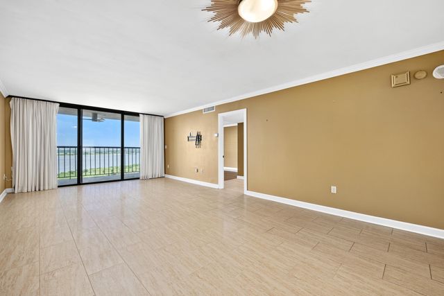 200 Wagner Pl Apt 805, Memphis, TN 38103