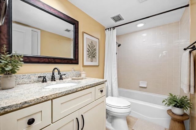 200 Wagner Pl Apt 805, Memphis, TN 38103