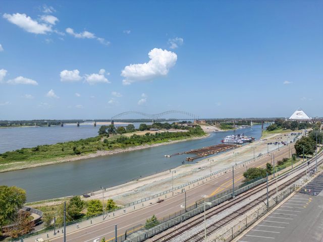 200 Wagner Pl Apt 805, Memphis, TN 38103