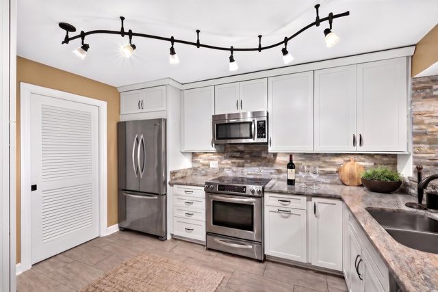 200 Wagner Pl Apt 805, Memphis, TN 38103