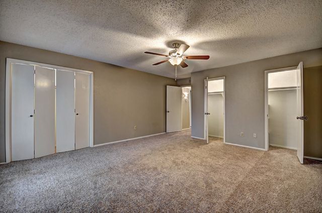 707 E Shady Grove Road, Irving, TX 75060