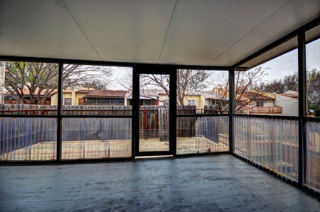 707 E Shady Grove Road, Irving, TX 75060