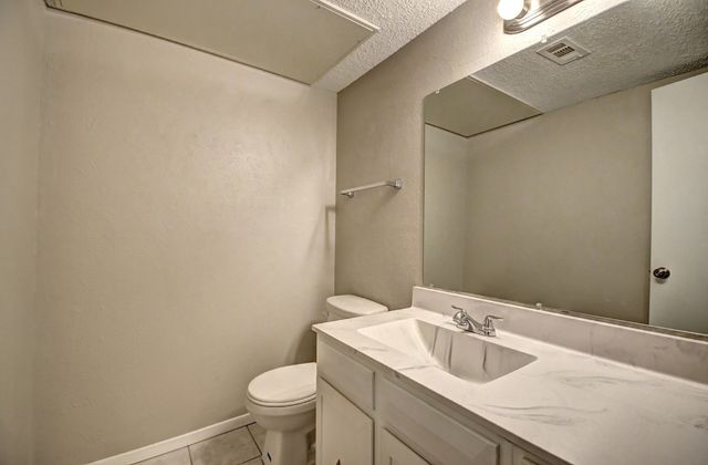 707 E Shady Grove Road, Irving, TX 75060