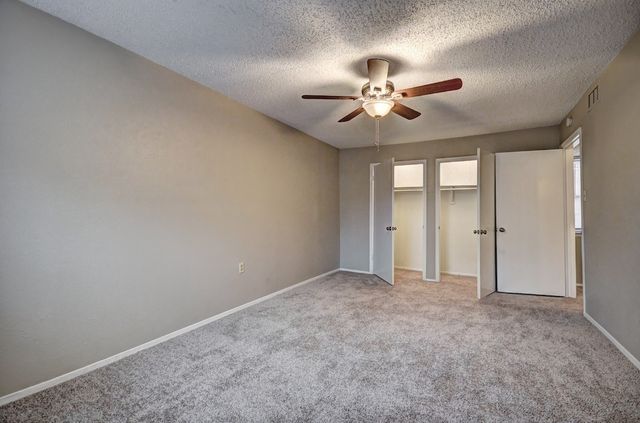 707 E Shady Grove Road, Irving, TX 75060
