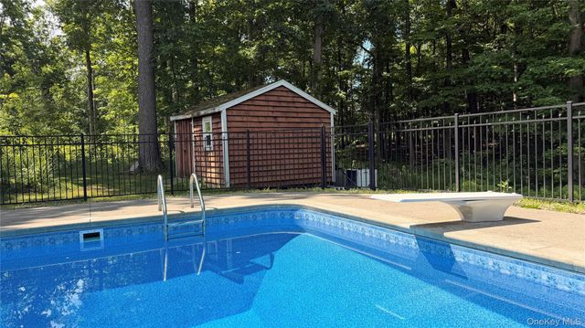 40 Kleinekill Drive, New Paltz, NY 12561