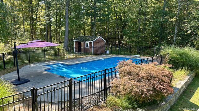 40 Kleinekill Drive, New Paltz, NY 12561