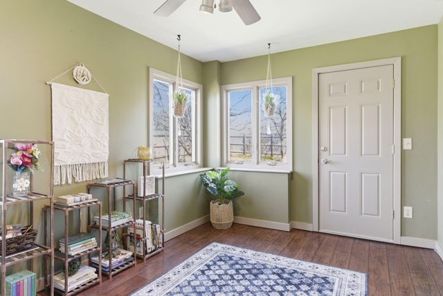 1811 E Vincent Drive, Springfield, MO 65804